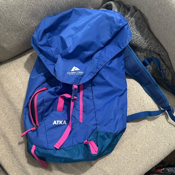 Ozark Trail Blue Backpack with Pink Accents - Picture 1 of 4